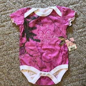 NWT Realtree Onesie 3-6mos